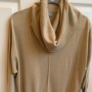 Beautiful Gold Metallic/Camel thin sweater. Perfect Condition. Worn Once.